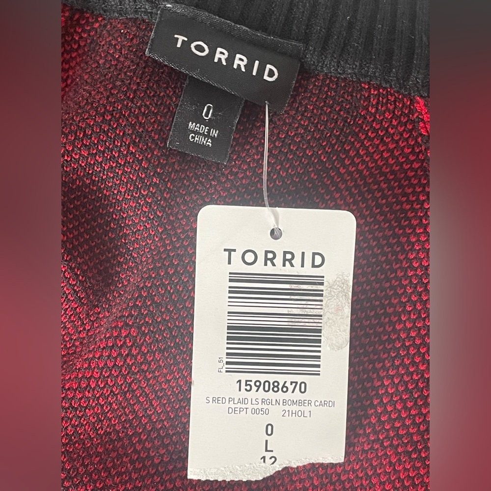 Torrid Red and Black Plaid Checkered Ragland Cardigan Zip Front NWT Sz 12 - Picture 4 of 10